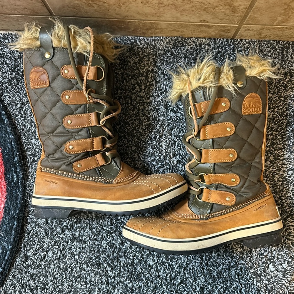 Sorel Joan of Arc Boots size 6